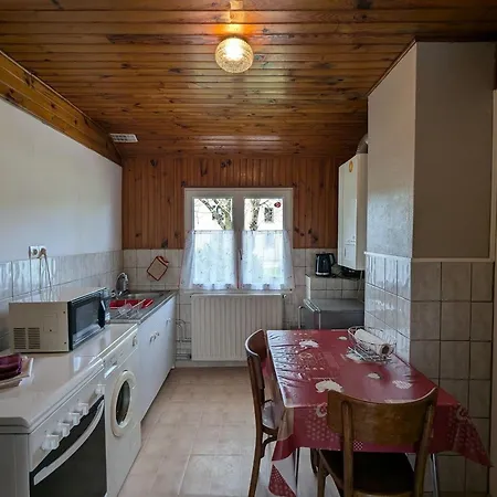 Prázdninový dům Reposant En Foret Avec Terrasse, Proche De Plombieres-les-bains - Fr-1-589-165