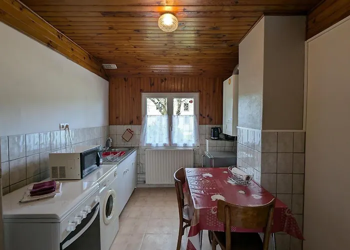 Prázdninový dům Reposant En Foret Avec Terrasse, Proche De Plombieres-les-bains - Fr-1-589-165