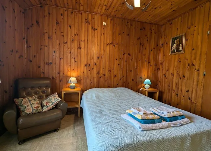 Prázdninový dům Reposant En Foret Avec Terrasse, Proche De Plombieres-les-bains - Fr-1-589-165 *